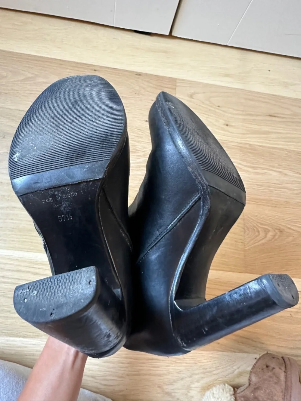 Rag & Bone Zippered Heel Ankle Boot Size 37.5